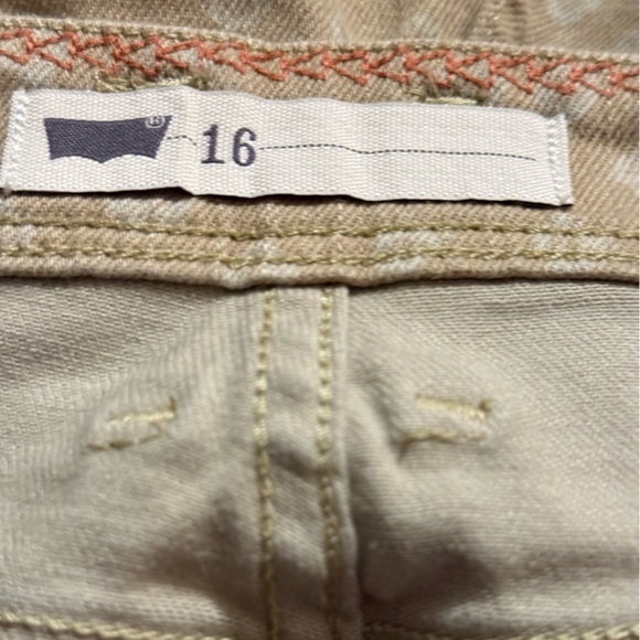 Levi's Tan Bermudas Lightweight Casual Shorts - Picture 8 of 8